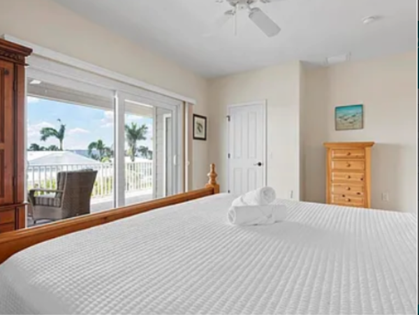 Holmes Beach Retreat with Private Pool on Anna Maria Island